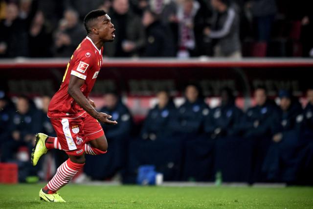 18岁西班牙前锋吉乌在切尔西境遇不佳，8场仅1球